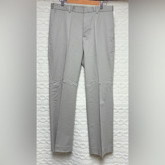 GAP Other - GAP Men’s Flat Front Straight Fit Pants - Size 35 x 32